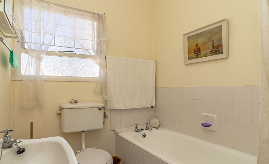 3 Bedroom Property for Sale in De Kelders Western Cape